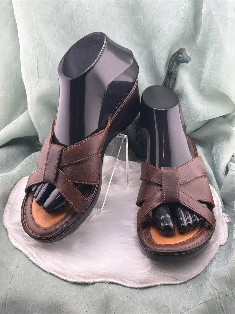 Born Brown Leather Crisscross Slide Sandals | 8